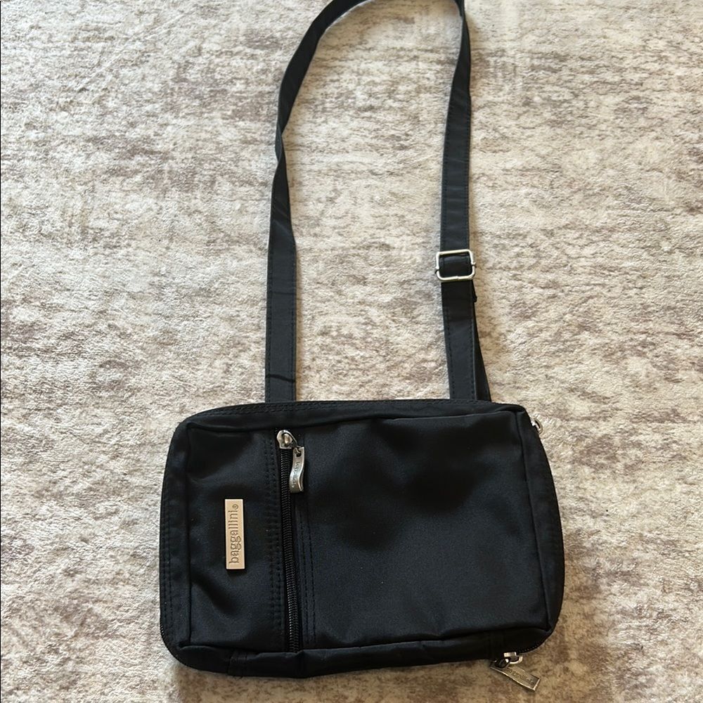 Baggalini Black Crossbody /belt bag/sling Bag with Adjustable Strap